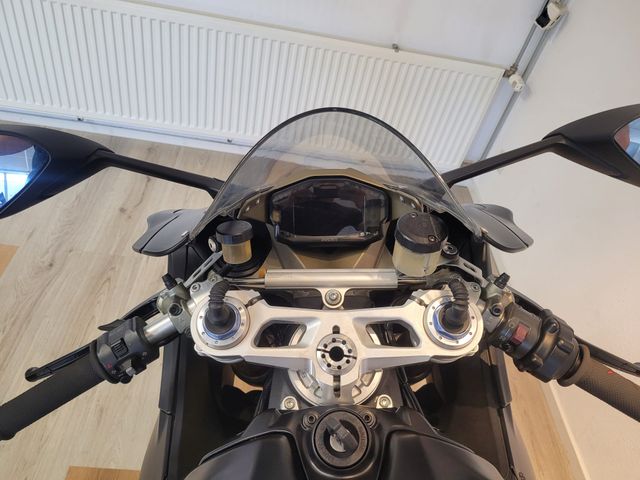 ducati - 1199-panigale-s