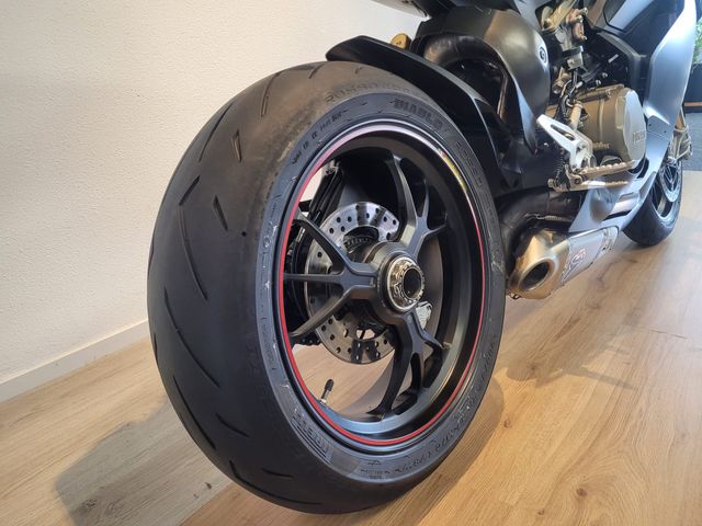 ducati - 1199-panigale-s