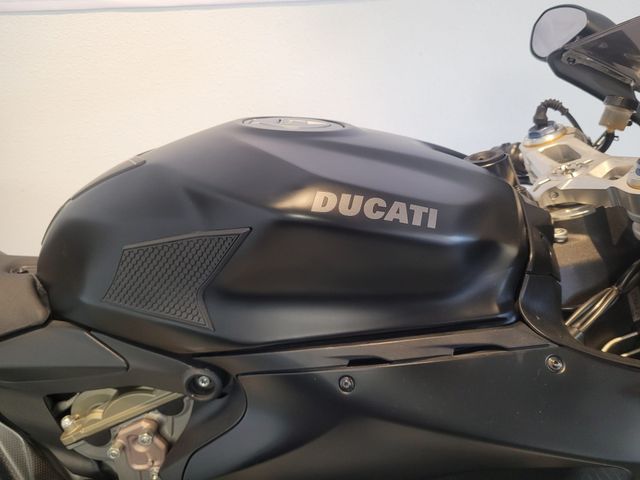 ducati - 1199-panigale-s