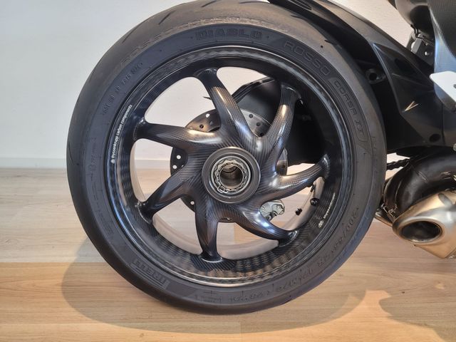 ducati - 1199-panigale-s