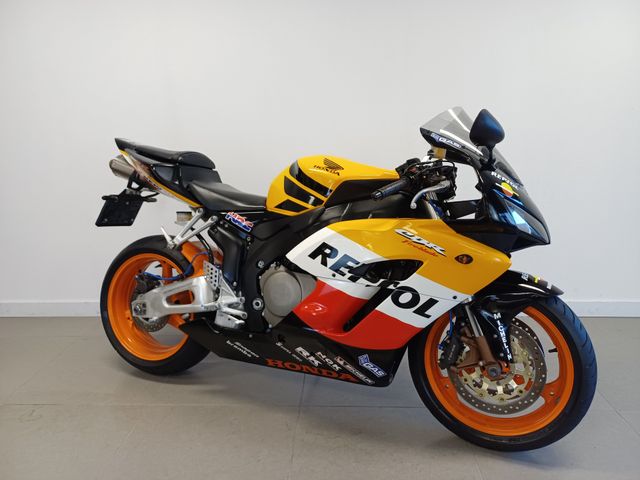 honda - cbr-1000-rr-fireblade
