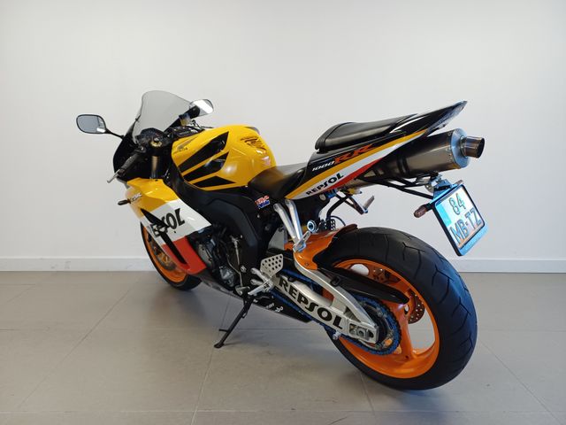honda - cbr-1000-rr-fireblade