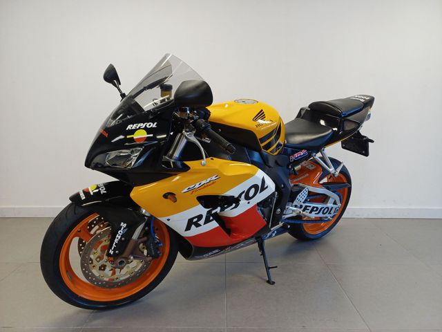 honda - cbr-1000-rr-fireblade