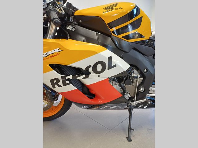 honda - cbr-1000-rr-fireblade