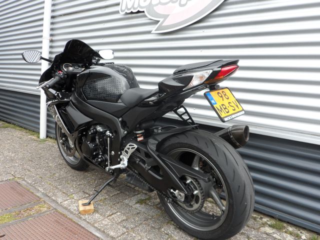 suzuki - gsx-r-600