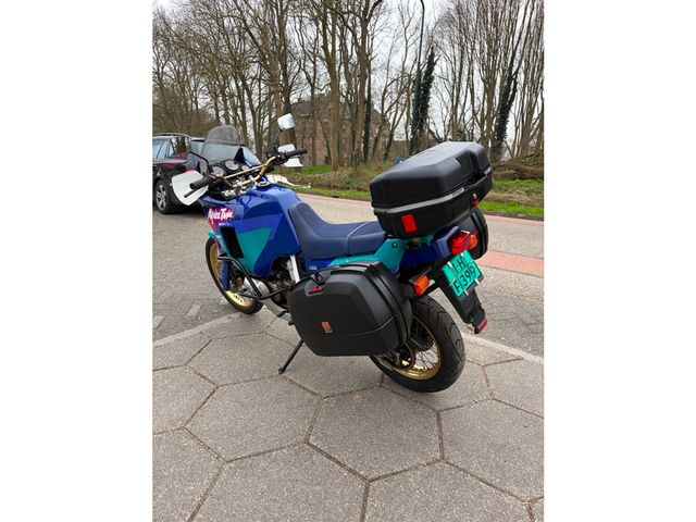 honda - xrv-750-africa-twin