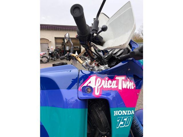 honda - xrv-750-africa-twin