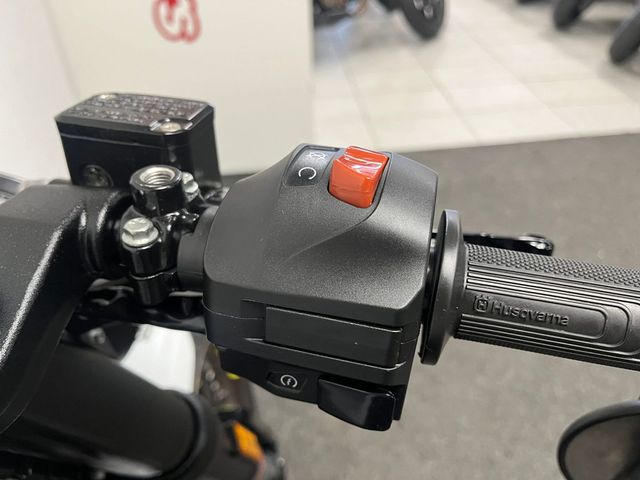 husqvarna - vitpilen-401