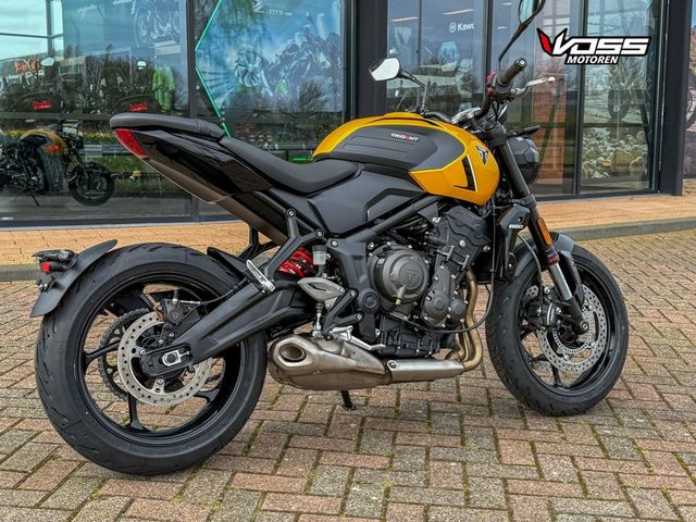 triumph - trident-660