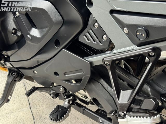 bmw - r-1300-gs-adventure-triple-black