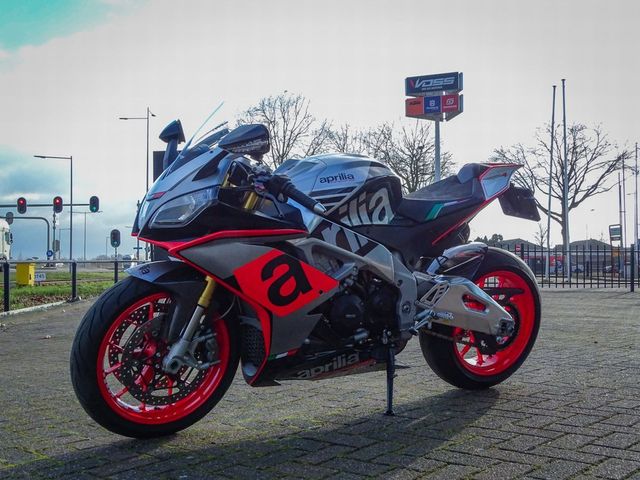 aprilia - rsv-4-r-aprc