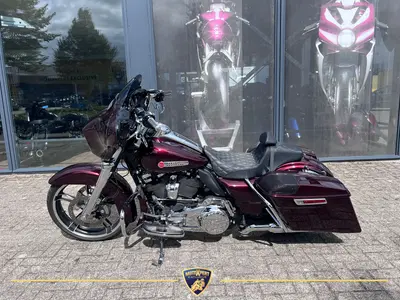 HARLEY-DAVIDSON STREET GLIDE FLHX – foto 2