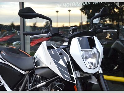 KTM 690 DUKE ABS – foto 2