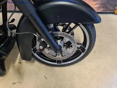 HARLEY-DAVIDSON STREET GLIDE FLHX – foto 4