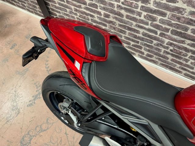 triumph - street-triple-rs
