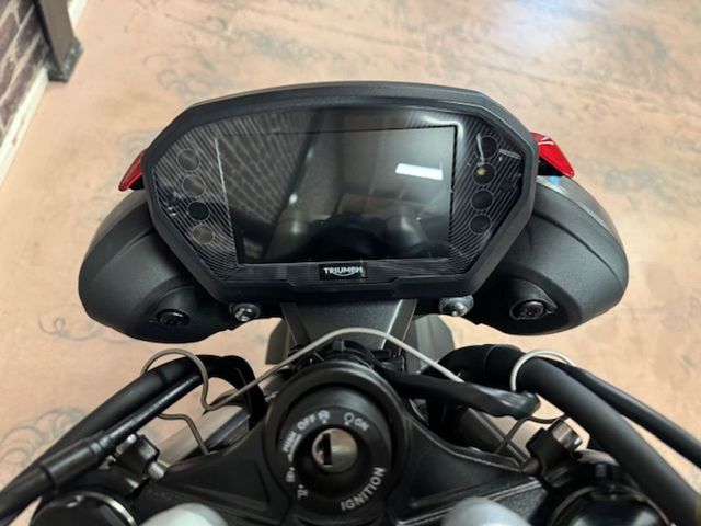 triumph - street-triple-rs