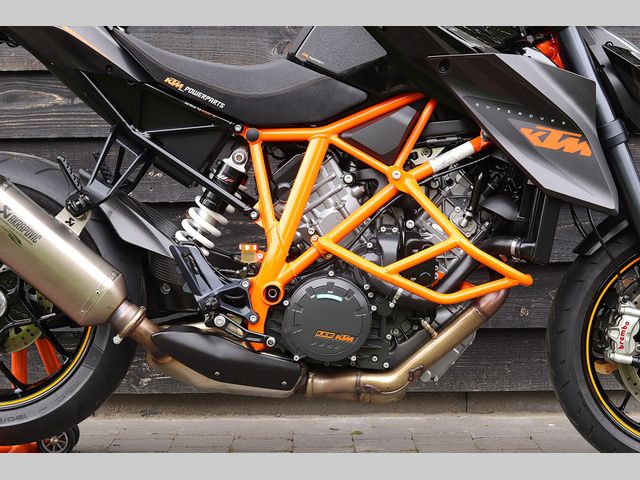 ktm - 1290-super-duke-r