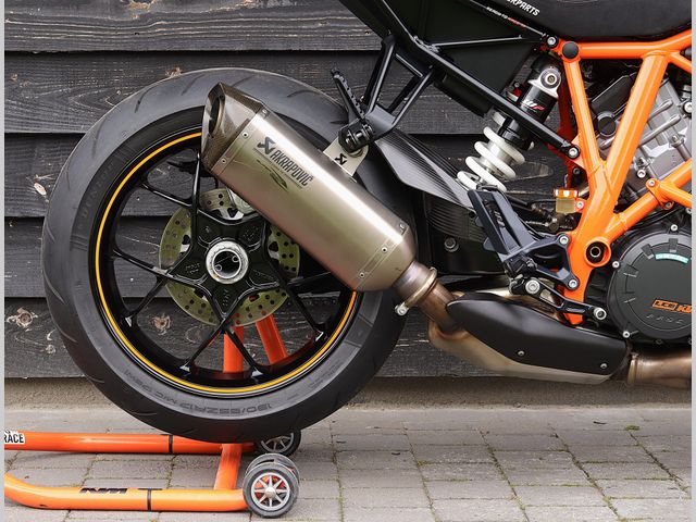 ktm - 1290-super-duke-r