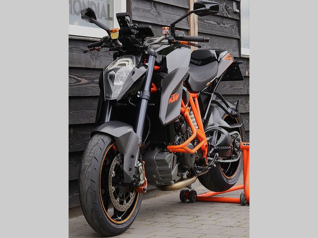ktm - 1290-super-duke-r