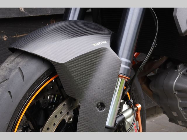 ktm - 1290-super-duke-r