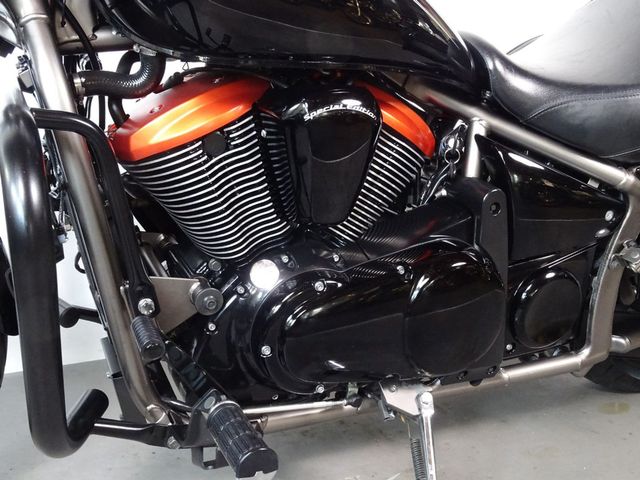 kawasaki - vn-900-custom