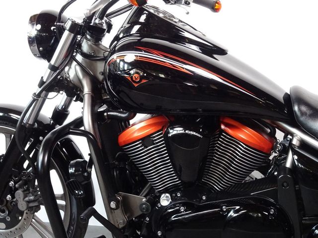 kawasaki - vn-900-custom