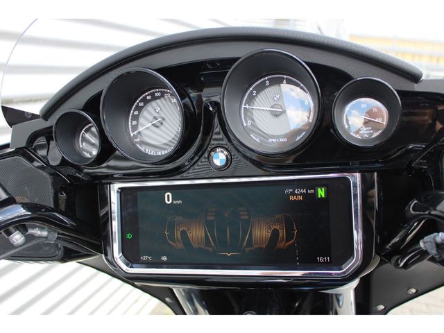 bmw - r-18-b