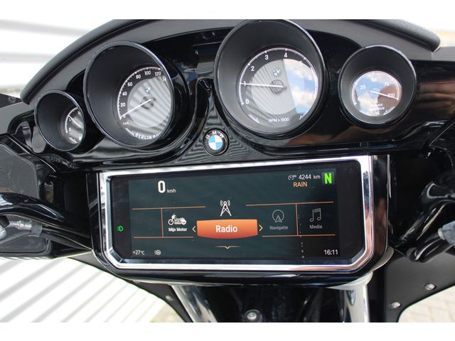 bmw - r-18-b
