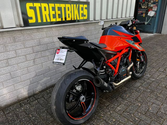 ktm - 1290-super-duke-r