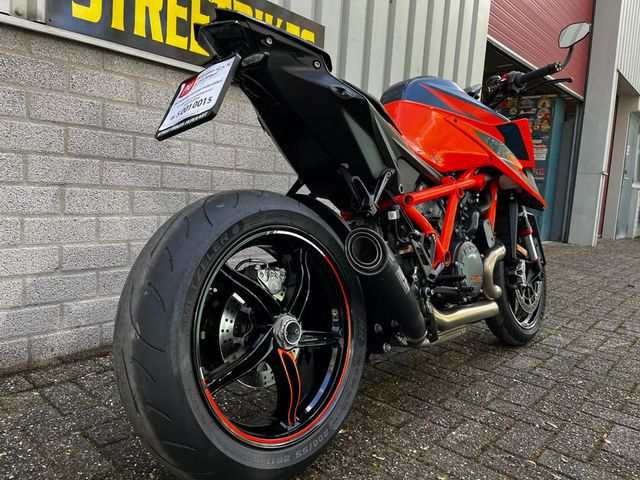 ktm - 1290-super-duke-r