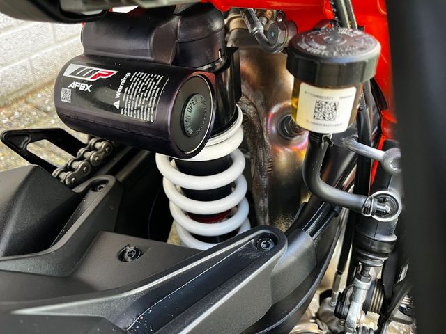 ktm - 1290-super-duke-r