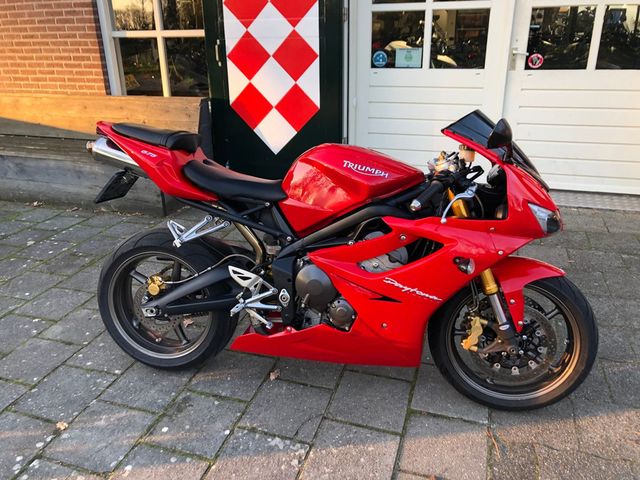 triumph - daytona-675