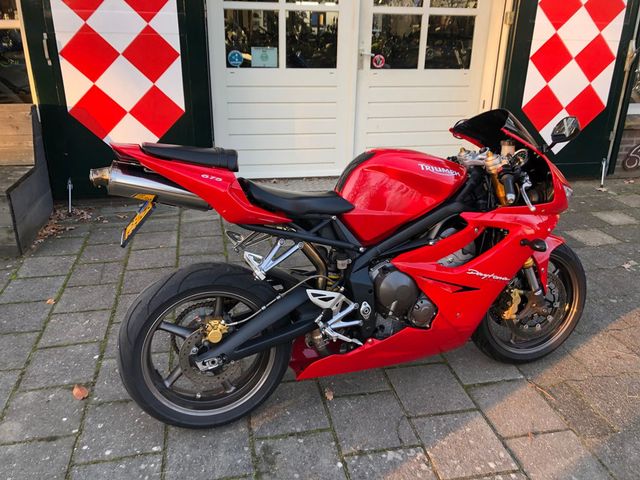 triumph - daytona-675