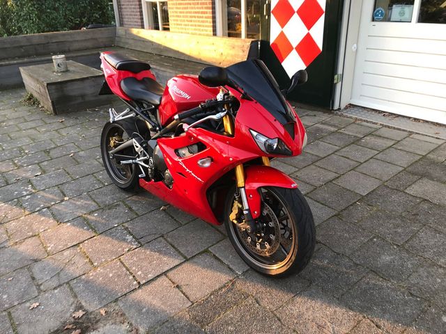 triumph - daytona-675