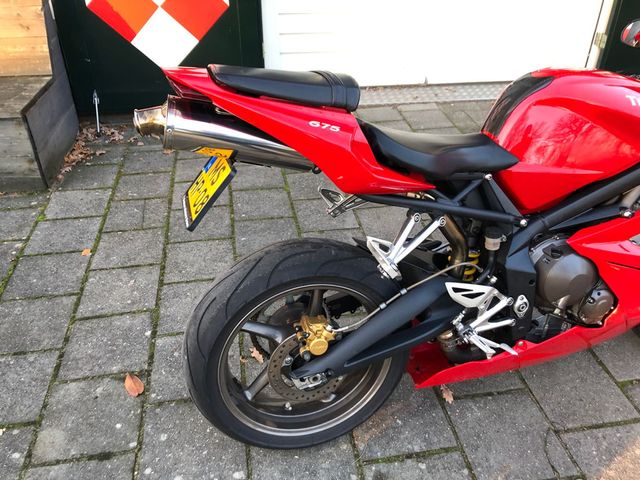 triumph - daytona-675