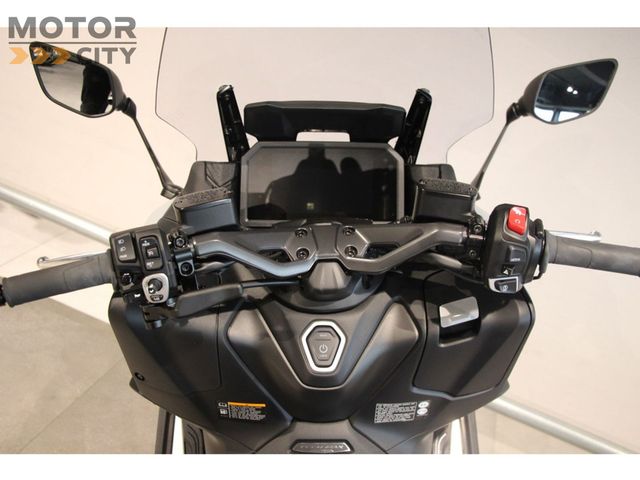 yamaha - tmax-tech-max-560