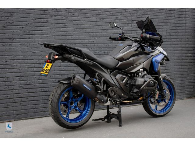 bmw - r-1300-gs-triple-black