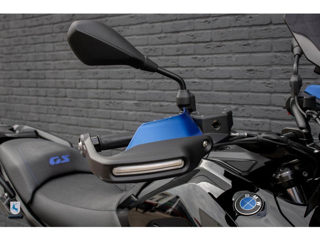 bmw - r-1300-gs-triple-black