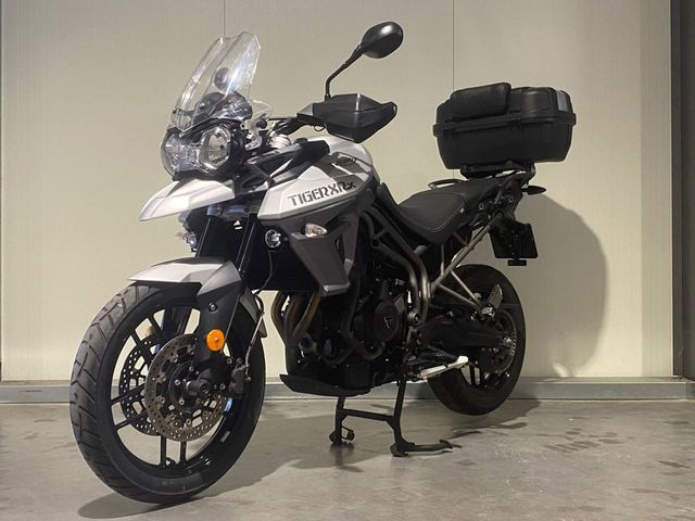 triumph - tiger-800-xrx