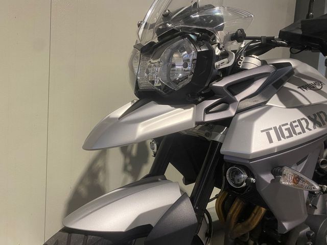triumph - tiger-800-xrx