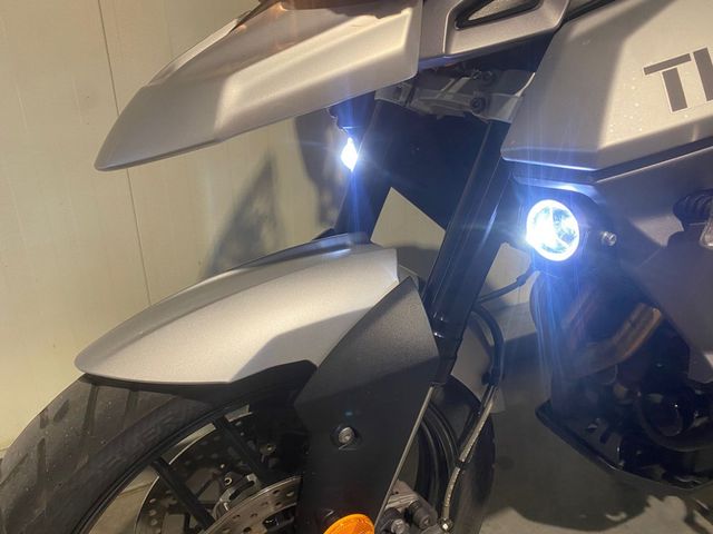 triumph - tiger-800-xrx