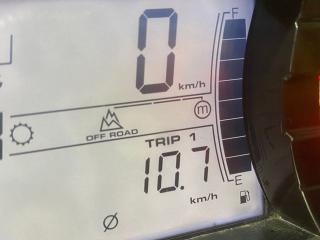 triumph - tiger-800-xrx