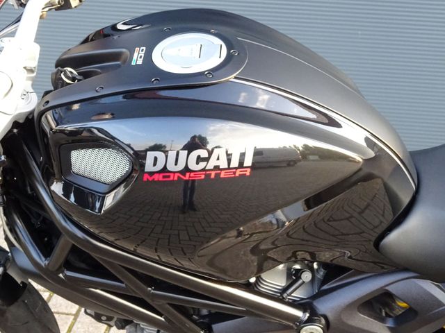 ducati - m-1100
