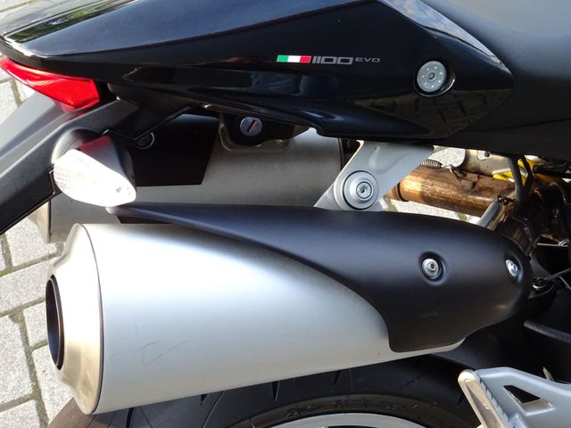 ducati - m-1100