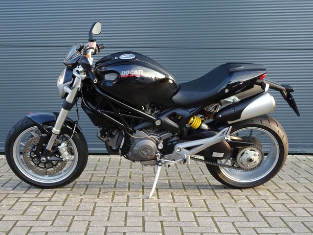 ducati - m-1100