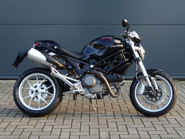 ducati - m-1100