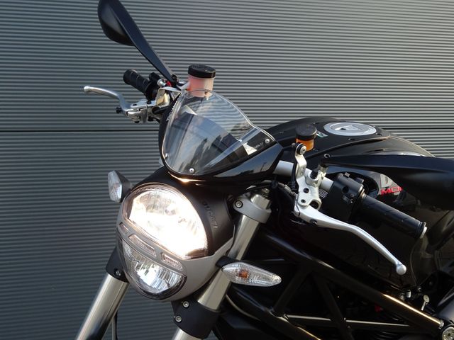 ducati - m-1100