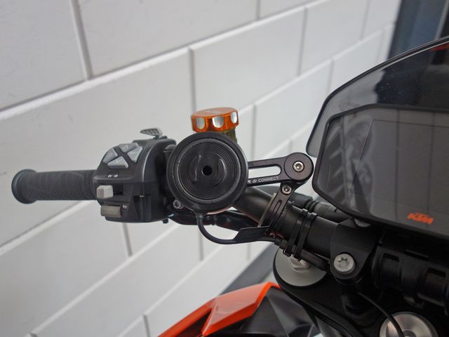 ktm - 1290-super-duke-r