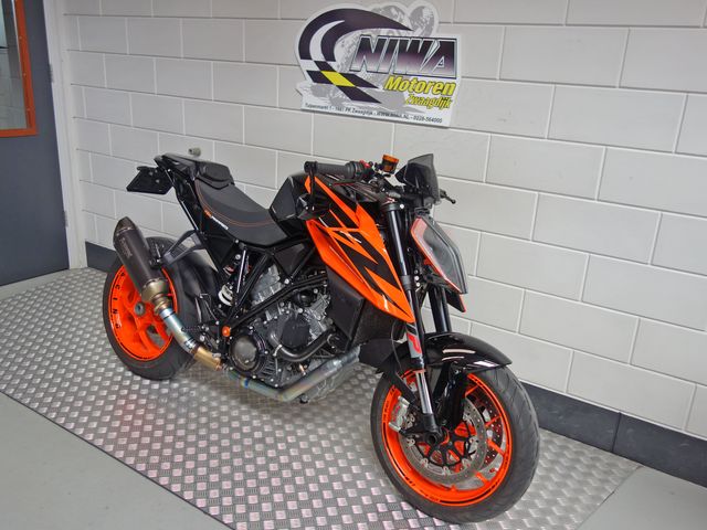 ktm - 1290-super-duke-r
