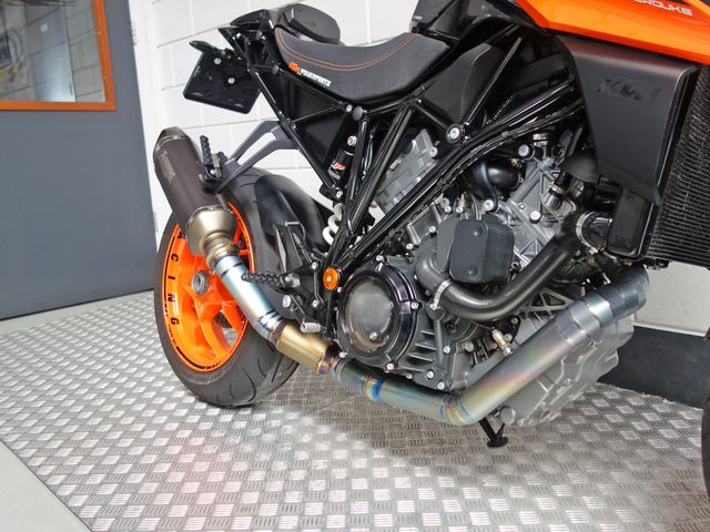 ktm - 1290-super-duke-r